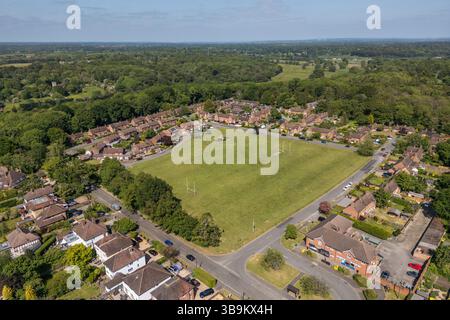 Aus der Vogelperspektive auf das Stadtgrün in Hedgerley, Buckinghamshire, Großbritannien. Stockfoto