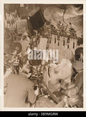Die Scharlachrote Kaiserin 1934 Hinter Den Kulissen Marlene Dietrich Stockfoto