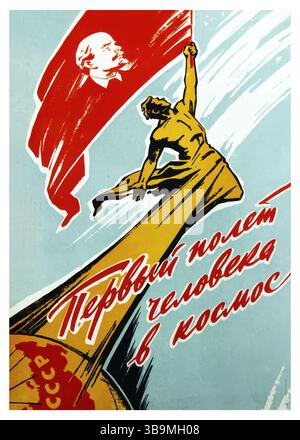 Sowjetisches Poster 1961, das den ersten menschlichen Raumflug feiert, mit Kosmonautenfigur, Lenin-Flagge und CCCP. Tribut an Juri Gagarin Stockfoto
