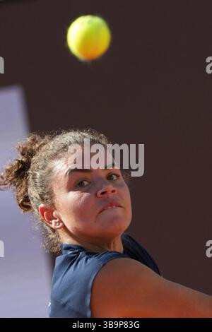 Rom, Italien. Mai 2025. Jasmine Paolini von Italien während des Spiels gegen Jasmine Paolini von Italien beim Internazionali BNL d’Italia 2025 Tennis Turnier im Foro Italico in Rom, Italien am 10. Mai 2025. Quelle: Insidefoto/Alamy Live News Stockfoto