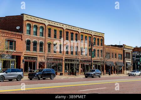 Detroit, MI, USA - 22.04.2025: Foto der Straßen im Zentrum von Detroit mit ikonischen und historischen Gebäuden mit klassischer Architektur. Stockfoto