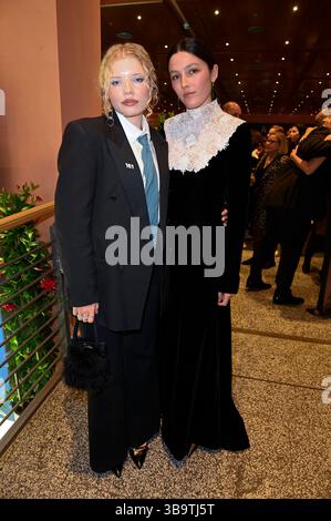 Luisa-Celine Gaffron und Lary Müller bei der 75. Verleihung des Deutschen Filmpreises 2025 im Theater am Potsdamer Platz. Berlin, 09.05.2025 *** Luisa Celine Gaffron und Lary Müller beim 75. Deutschen filmpreis 2025 im Theater am Potsdamer Platz Berlin, 09 05 2025 Foto:XF.xKernx/xFuturexImagex filmpreis 6624 Stockfoto