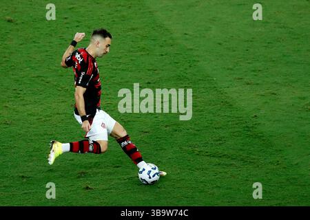 Rio de Janeiro, Brasilien. Mai 2025. Leo Ortiz von Flamengo während des Spiels zwischen Flamengo und Bahia für die brasilianische Serie A 2025 im Maracana Stadium in Rio de Janeiro am 10. Mai 2025 Foto: Satiro Sodre/DiaEsportivo/Alamy Live News Credit: DiaEsportivo/Alamy Live News Stockfoto