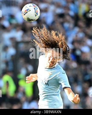 Rom, Italien. Mai 2025. Lazios Matteo Guendouzi tritt am 10. Mai 2025 bei einem Fußballspiel der Serie A zwischen Lazio und Juventus in Rom an. Quelle: Alberto Lingria/Xinhua/Alamy Live News Stockfoto
