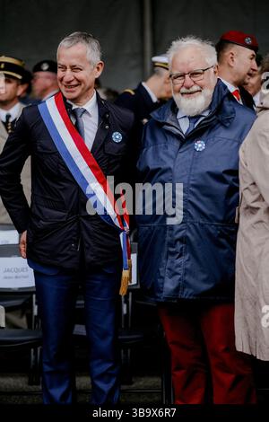 80. Jahrestag der Befreiung der Poche de Lorient. Jean-Michel Jacques (links), Stellvertreter von Morbihan, bei der offiziellen Zeremonie. Lorient La Base, Frankreich, am 10. Mai 2025. Foto: Marie-Paola Bertrand-Hillion/ABACAPRESS.COM Credit: Abaca Press/Alamy Live News Stockfoto