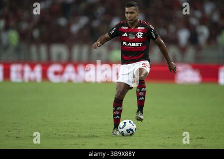 Rio De Janeiro, Brasilien. Mai 2025. RJ - RIO DE JANEIRO - 05/10/2025 - BRASILIANISCHER A 2025, FLAMENGO x BAHIA - Alex Sandro, Flamengo Spieler während des Spiels gegen Bahia im Maracana Stadion für die brasilianische A 2025 Meisterschaft. Foto: Jorge Rodrigues/AGIF Credit: AGIF/Alamy Live News Stockfoto