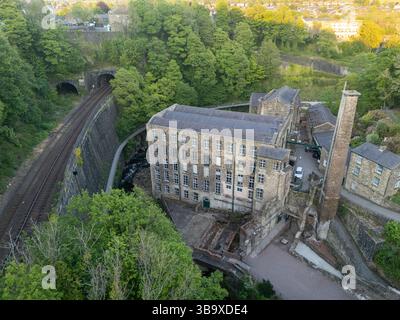 Luftaufnahme von New Mills in Derbyshire Großbritannien mit Torr Vale Mill Stockfoto