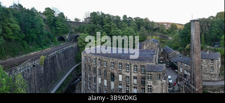 Panoramaaufnahme der Torr Vale Mill in New Mills, Derbyshire - Großbritannien Stockfoto