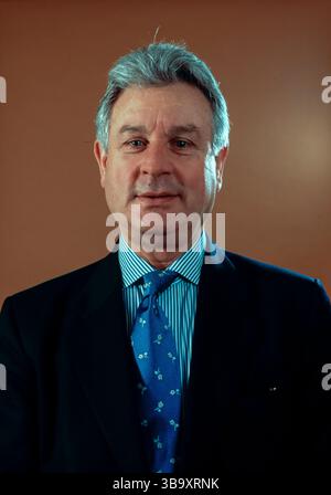 Paris, Frankreich, Portraits, Administrators of AIDS N.G.O. Sidaction, PR. Michel KAZATCHINE, (Hopital Broussai), 1990er Jahre Stockfoto