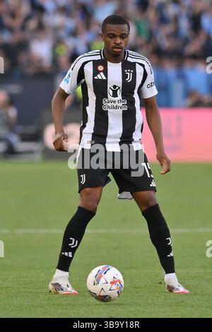 10. Mai 2025, Olimpico Stadium, Rom, Italien; Serie A Enilive Football Match; Lazio gegen Juventus; Pierre Kalulu vom FC Juventus Stockfoto