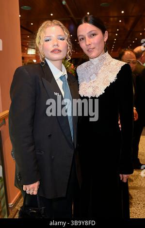 Luisa-Celine Gaffron und Lary Müller bei der 75. Verleihung des Deutschen Filmpreises 2025 im Theater am Potsdamer Platz. Berlin, 09.05.2025 Stockfoto