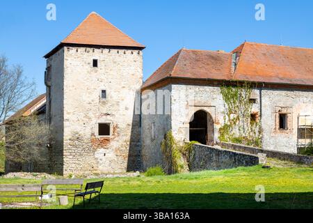 Horní tvrz, Kestřany, Jihočeský kraj, Česká republika / Schloss in Kestrany Dorf, Südböhmen, Tschechische Republik Stockfoto