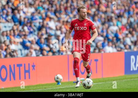 Glasgow, Großbritannien. Mai 2025. Rangers FC spielte Aberdeen FC im Ibrox Stadion in Glasgow, Schottland, Großbritannien in einem Spiel der schottischen Premiership. Das Ergebnis war die Rangers 4:0 Aberdeen. Nicholas Devlin (A2) läuft mit dem Ball. Quelle: Findlay/Alamy Live News Stockfoto