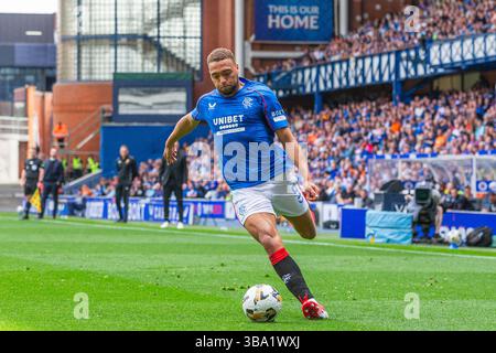 Glasgow, Großbritannien. Mai 2025. Rangers FC spielte Aberdeen FC im Ibrox Stadion in Glasgow, Schottland, Großbritannien in einem Spiel der schottischen Premiership. Das Ergebnis war die Rangers 4:0 Aberdeen. Cyriel Dessers (R9) tritt den Ball. Quelle: Findlay/Alamy Live News Stockfoto