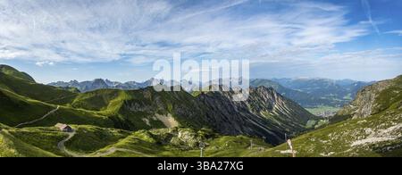 Fantastische Panoramawanderung vom Nebelhorn entlang des Laufbacher Eck über Schneck, Hofats und Oytal Stockfoto