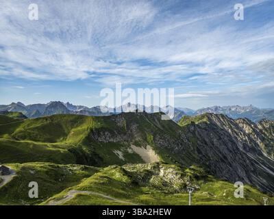 Fantastische Panoramawanderung vom Nebelhorn entlang des Laufbacher Eck über Schneck, Hofats und Oytal Stockfoto