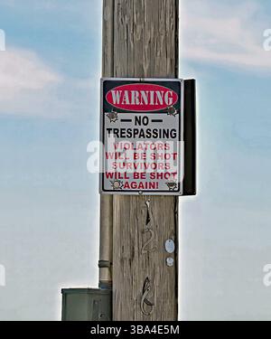 EMPORIA KANSAS, USA - 11. MAI 2025 die Ranch in der 1296 Road D, die Gegenstand einer massiven Methamphetamin-Drogenplünderung durch Bundes- und Kommunalpolizei war, wo 20.000 US-Dollar in Bargeld etwa 75 Geschütze und zwischen 88-96 Liter flüssiges Meth in einem Tankfach eines Charterbusses waren, der von der mexikanisch-amerikanischen Grenze von HSI-Agenten verfolgt worden war Stockfoto