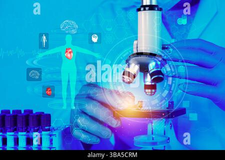Wissenschaftler, die Molekularstruktur im Labor mit Glasatomen für Nanotechnologieforschung und Innovation in Chemie und fortschrittlichem Material zusammenbauen Stockfoto