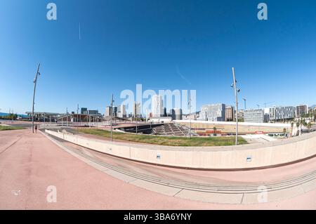 Blick auf die Esplanade im Parc del Forum, Barcelona, San Martín, Spanien Stockfoto