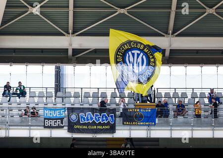 Turin, Italien. Mai 2025. Fans des FC Internazionale, die während des Fußballspiels der Serie A 2024/25 zwischen Torino FC und FC Internazionale im Olimpico Grande Torino Stadium Torino FC 0 - 2 FC Internazionale zu sehen waren Credit: SOPA Images Limited/Alamy Live News Stockfoto