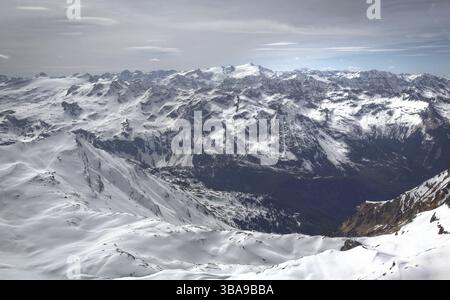 Überblick über österreichische Skigebiet in den Alpen von Österreich Stockfoto