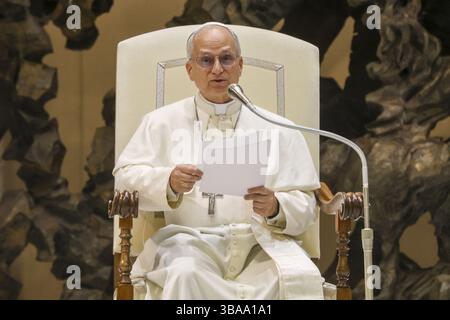 Papst Leo XIV. Hielt eine Sonderaudienz mit Tausenden von Journalisten und Medienarbeitern in der Paul VI. Halle in Vatikanstadt. Das Publikum mit Journalisten ist für neu gewählte Päpste zur Tradition geworden. Stockfoto