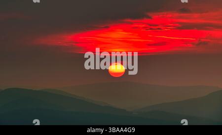 Schweiz, Schwarzbubenland, Zullwil, Meltingen, Nunningen, Solothurn, Herbstabend, Portiflue, Güggelhof Stockfoto