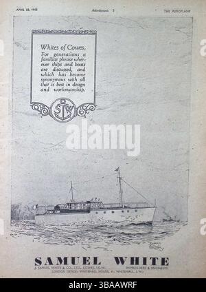 Original 1943 Werbung des Flugzeugmagazins für Samuel White & Co. Ltd., Schiffbauer und Schiffsingenieure mit Sitz in Cowes, Isle of Wight. Der Werbespot fördert das Erbe des Unternehmens im Yachten- und Bootsbau und zeigt eine schöne Illustration einer Motoryacht auf See. Am 23. April 1943 spiegelt er das britische SchiffbauPrestige wider. Stockfoto