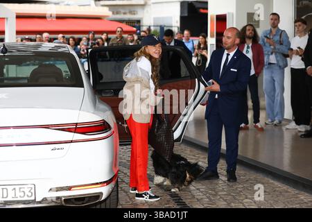 12. Mai 2025, Cannes, Cote D'azur, Frankreich: CHOPARD-Präsidentin CAROLINE SCHEUFELE ist während der 78. Jährlichen Filmfestspiele in Cannes unterwegs (Foto: © Mickael Chavet/ZUMA Press Wire) NUR ZUR REDAKTIONELLEN VERWENDUNG! Nicht für kommerzielle ZWECKE! Stockfoto