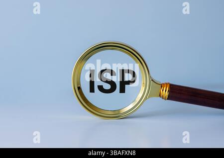 Es gibt ein Notebook mit dem Wort ISP. Es ist eine Abkürzung für Internet Service Provider als auffälliges Bild. Stockfoto