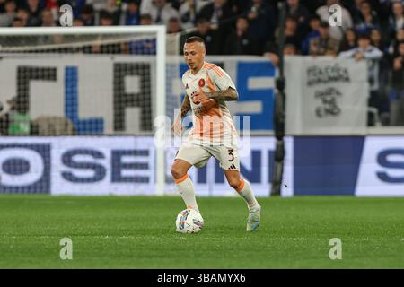 Bergamo, Italien. Mai 2025. Roma's Angelino während des Fußballspiels der Serie A Enilive 2024/2025 zwischen Atalanta und Roma im Gewiss-Stadion in Bergamo, Norditalien - Montag, 12. Mai 2025. Sport - Fußball. (Foto: Stefano Nicoli/LaPresse) Credit: LaPresse/Alamy Live News Stockfoto