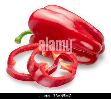 Rote Paprika ein Ring aus rotem Paprika, isoliert auf weißem Hintergrund. Datei enthält Beschneidungspfad. Stockfoto