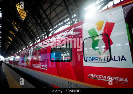 Roma, Italien. Mai 2025. Der offizielle Zug am Tag vor dem Finale des italienischen Pokals zwischen Mailand und Bologna im Olympiastadion in Rom, Italien. Dienstag, 13. Mai 2025. Sport Soccer (Foto: Spada/LaPresse) Credit: LaPresse/Alamy Live News Stockfoto