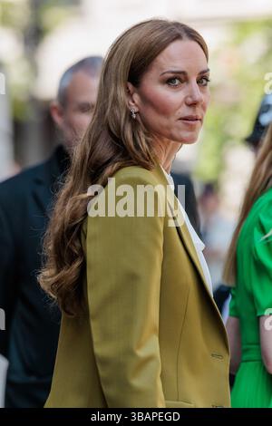 180 Studios, London, Großbritannien. Mai 2025. Die Prinzessin von Wales nimmt an einer vom British Fashion Council (BFC) veranstalteten Veranstaltung in den 180 Studios Teil, wo ihre Royal Highness den Queen Elizabeth II Award für British Design verlieh. Die Veranstaltung feierte die Wirkung junger britischer Kreativen und der blühenden Modebranche Großbritanniens sowie anerkannter Designer, die bei nachhaltigen Praktiken führend sind und einen positiven Einfluss auf die Umwelt haben. Quelle: Amanda Rose/Alamy Live News Stockfoto