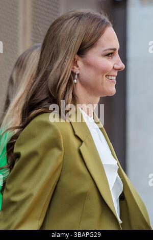 180 Studios, London, Großbritannien. Mai 2025. Die Prinzessin von Wales nimmt an einer vom British Fashion Council (BFC) veranstalteten Veranstaltung in den 180 Studios Teil, wo ihre Royal Highness den Queen Elizabeth II Award für British Design verlieh. Die Veranstaltung feierte die Wirkung junger britischer Kreativen und der blühenden Modebranche Großbritanniens sowie anerkannter Designer, die bei nachhaltigen Praktiken führend sind und einen positiven Einfluss auf die Umwelt haben. Quelle: Amanda Rose/Alamy Live News Stockfoto