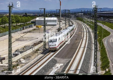 Erste Probefahrt auf der neuen Bahnstrecke zwischen Stuttgart Airport und Wendlingen. Dieser weitere Abschnitt des Projekts Stuttgart 21 wird auf der Th online gehen Stockfoto