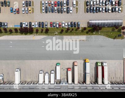 Luftaufnahme des Logistikzentrums. Stockfoto