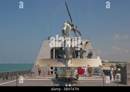 Japan Maritime Self-Defense Force JS Yahagi auf der Internationalen Maritime Defense Exhibition (IMDEX) Asia 2025 Stockfoto