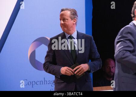 David Cameron, ehemaliger Premierminister des Vereinigten Königreichs, wurde auf der Hauptbühne des Kopenhagener Demokratiegipfels 2025 im Royal Danish Playhouse gesehen. Der Gipfel findet vom 13. Bis 14. Mai in der dänischen Hauptstadt statt. Kopenhagen Dänemark Copyright: XKristianxTuxenxLadegaardxBergx KTLB Copenhagen Democracy Summit 2025 18 Stockfoto