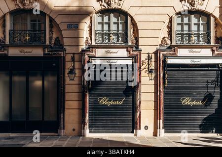 Paris, Frankreich - 23. Februar 2025: Chopard Boutique-Fassade in der Nähe des Place Vendôme Stockfoto