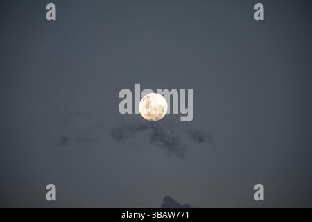 Spektakuläre und erstklassige Fotos des Vollmondes Stockfoto