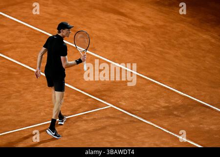 Rom, Italien. Mai 2025. Jannik Sinner von Italien feiert am 13. Mai 2025 im Foro Italico in Rom, Italien, gegen Francisco Cerundolo aus Argentinien. Quelle: Giuseppe Maffia/Alamy Live News Stockfoto
