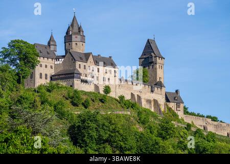 Altena, an der Lenne, oberhalb der Burg Altena, mit dem weltweit ersten Jugendherberge Märkischer Kreis, einer kleinen Stadt im Sauerland, Nordrhein Stockfoto