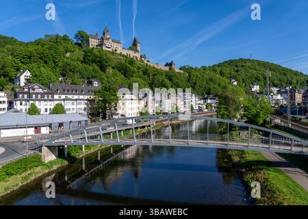 Altena, an der Lenne, oberhalb der Burg Altena, Heimat der weltweit ersten Jugendherberge, Märkischer Kreis, kleine Stadt im Sauerland, Rad A Stockfoto