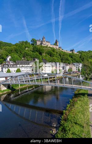 Altena, an der Lenne, oberhalb der Burg Altena, Heimat der weltweit ersten Jugendherberge, Märkischer Kreis, kleine Stadt im Sauerland, Rad A Stockfoto