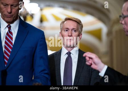 Washington, Usa. Mai 2025. Senator James Lankford, R-OK, bei einer Pressekonferenz nach dem wöchentlichen Mittagessen des Senats im US-Kapitol in Washington, DC am Dienstag, den 13. Mai 2025. Foto: Annabelle Gordon/UPI Credit: UPI/Alamy Live News Stockfoto