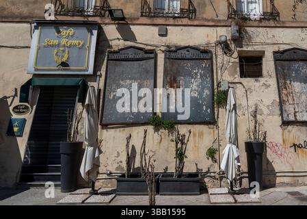 ITALIEN, SARDEGNA - 21. April: Cagliari ist die wichtigste und bevölkerungsreichste Stadt Sardiniens. Ein Blick auf eine leere Posteroberfläche am 21. April 2024 in Cagliari, Sardi Stockfoto