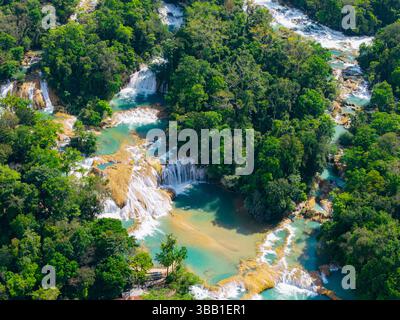 Luftaufnahme der wichtigsten Wasserfälle von Aqua Azul, Chiapas, Mexiko Stockfoto