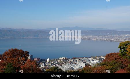 Malerische Aussicht auf den Suwa-See, Nagano, Japan Stockfoto