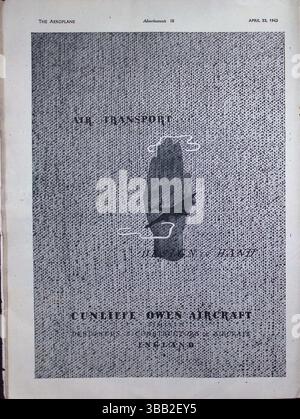 Original 1943 Werbung des Flugzeugmagazins für Cunliffe-Owen Aircraft Ltd., ein britisches Flugzeugdesign- und -Fertigungsunternehmen. Der Werbespot vom 23. April 1943 zeigt eine stilisierte Silhouette eines Flugzeugs, das aus dichten Punkten handgeschnitzt wurde, mit dem Ausdruck „Air Transport – by one Hand“ als symbolisches Zeichen für die Einheit der Technik und die Fähigkeit der Produktion während des Krieges. Stockfoto